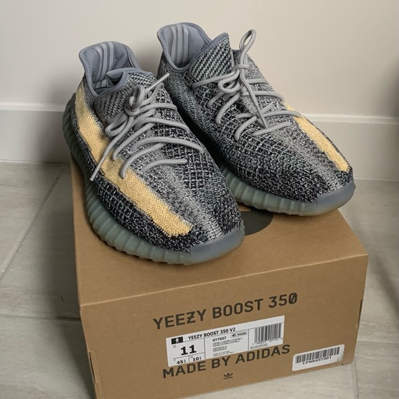 Yeezy 350 Ash Blue